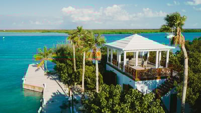 Luxury Villa Photo #18