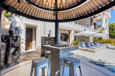 Luxury Villa Photo #15
