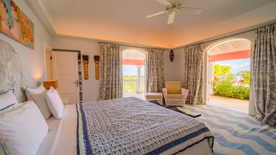Luxury Villa Photo #35