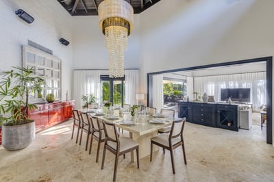 Luxury Villa Photo #25