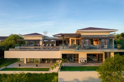 Luxury Villa Photo #2