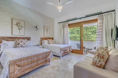 Luxury Villa Photo #16