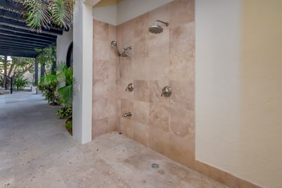 Luxury Villa Photo #14