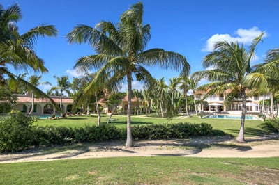 Luxury Villa Photo #11