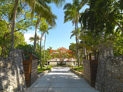 Luxury Villa Photo #6