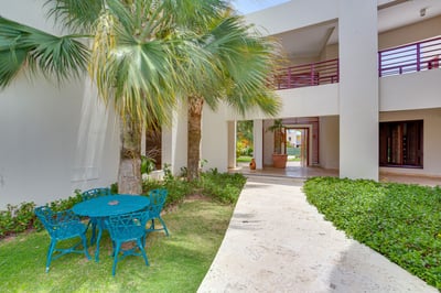 Luxury Villa Photo #15