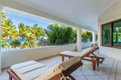 Luxury Villa Photo #39