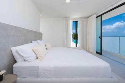 Luxury Villa Photo #24