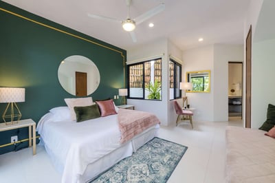 Luxury Villa Photo #32