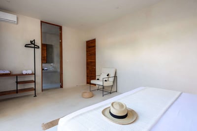 Luxury Villa Photo #22