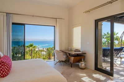 Luxury Villa Photo #40