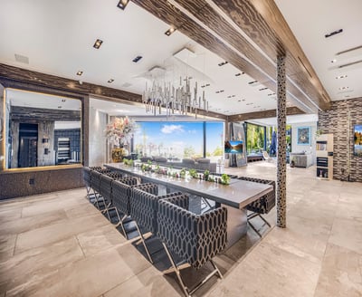 Luxury Villa Photo #16