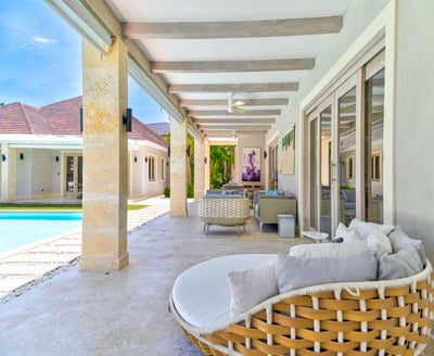 Luxury Villa Photo #18
