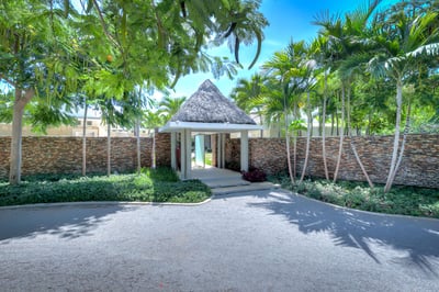 Luxury Villa Photo #12