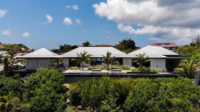 Luxury Villa Photo #3
