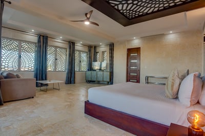 Luxury Villa Photo #57