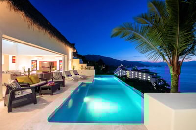 Luxury Villa Photo #8