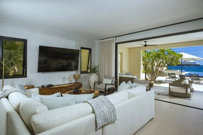 Luxury Villa Photo #17