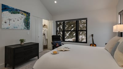 Queen suite on upper level