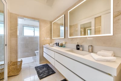 Luxury Villa Photo #24