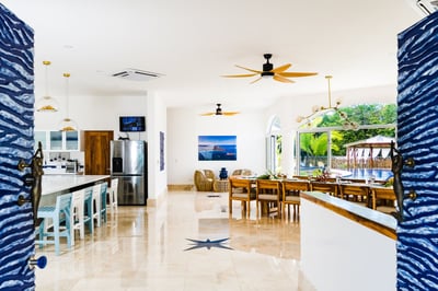 Luxury Villa Photo #23
