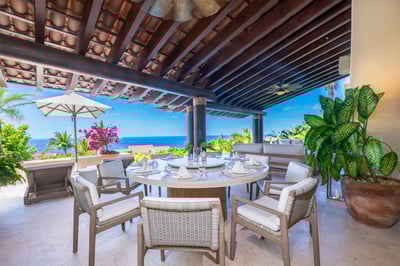 Luxury Villa Photo #5