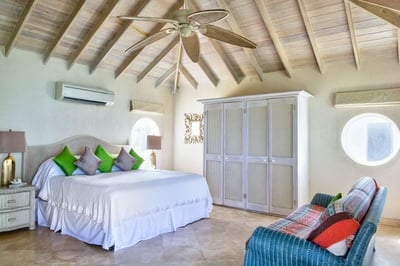 Luxury Villa Photo #23
