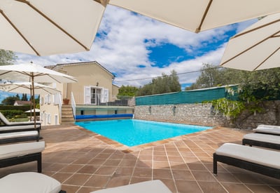 Luxury Villa Photo #4