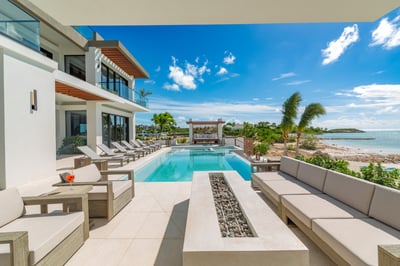 Luxury Villa Photo #10