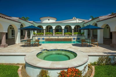 Luxury Villa Photo #28