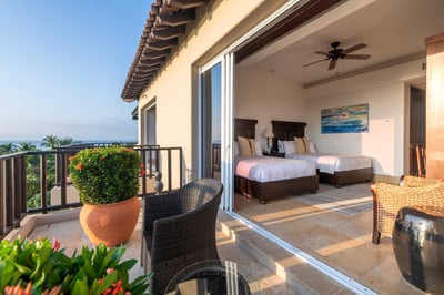 Luxury Villa Photo #34