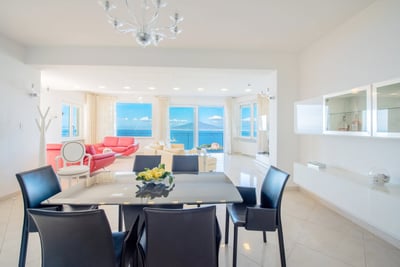 Luxury Villa Photo #7