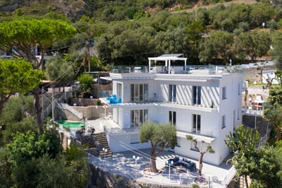 Luxury Villa Photo #5