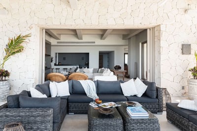 Luxury Villa Photo #14