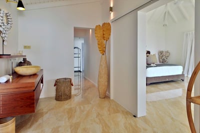 Luxury Villa Photo #30