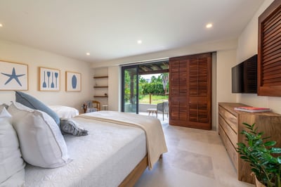 Luxury Villa Photo #37