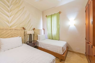 Luxury Villa Photo #24