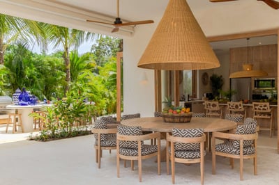 Luxury Villa Photo #17