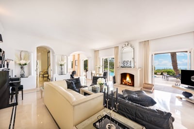 Luxury Villa Photo #15