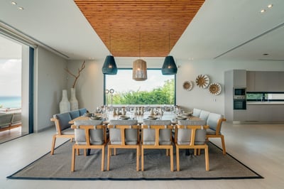Luxury Villa Photo #18