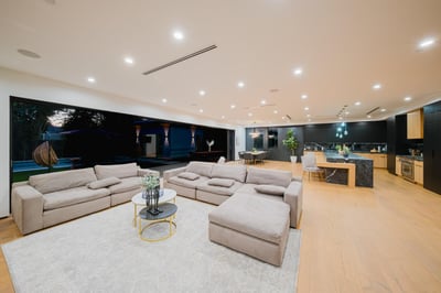 Luxury Villa Photo #30