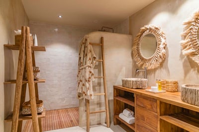 Luxury Villa Photo #12