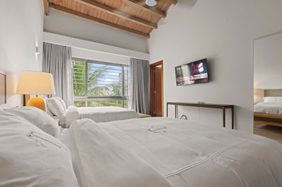 Luxury Villa Photo #39