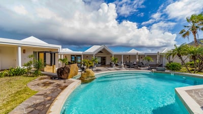 Luxury Villa Photo #4