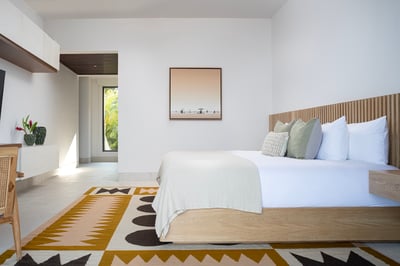 Luxury Villa Photo #32