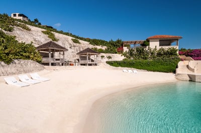 Luxury Villa Photo #3