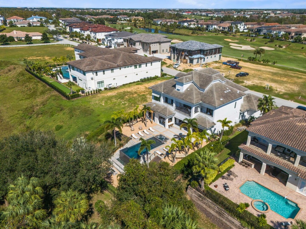 Majestic Mirage Estate