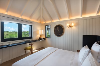 Bedroom 2: King size bed, air conditioning, HD-TV, Dish network, Apple TV, ensuite bathroom, rain he