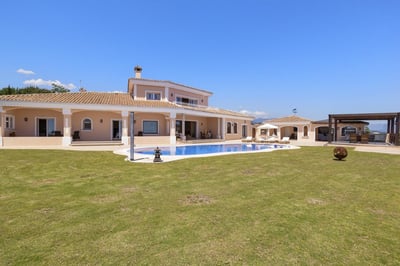 Luxury Villa Photo #2