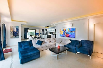 Luxury Villa Photo #8